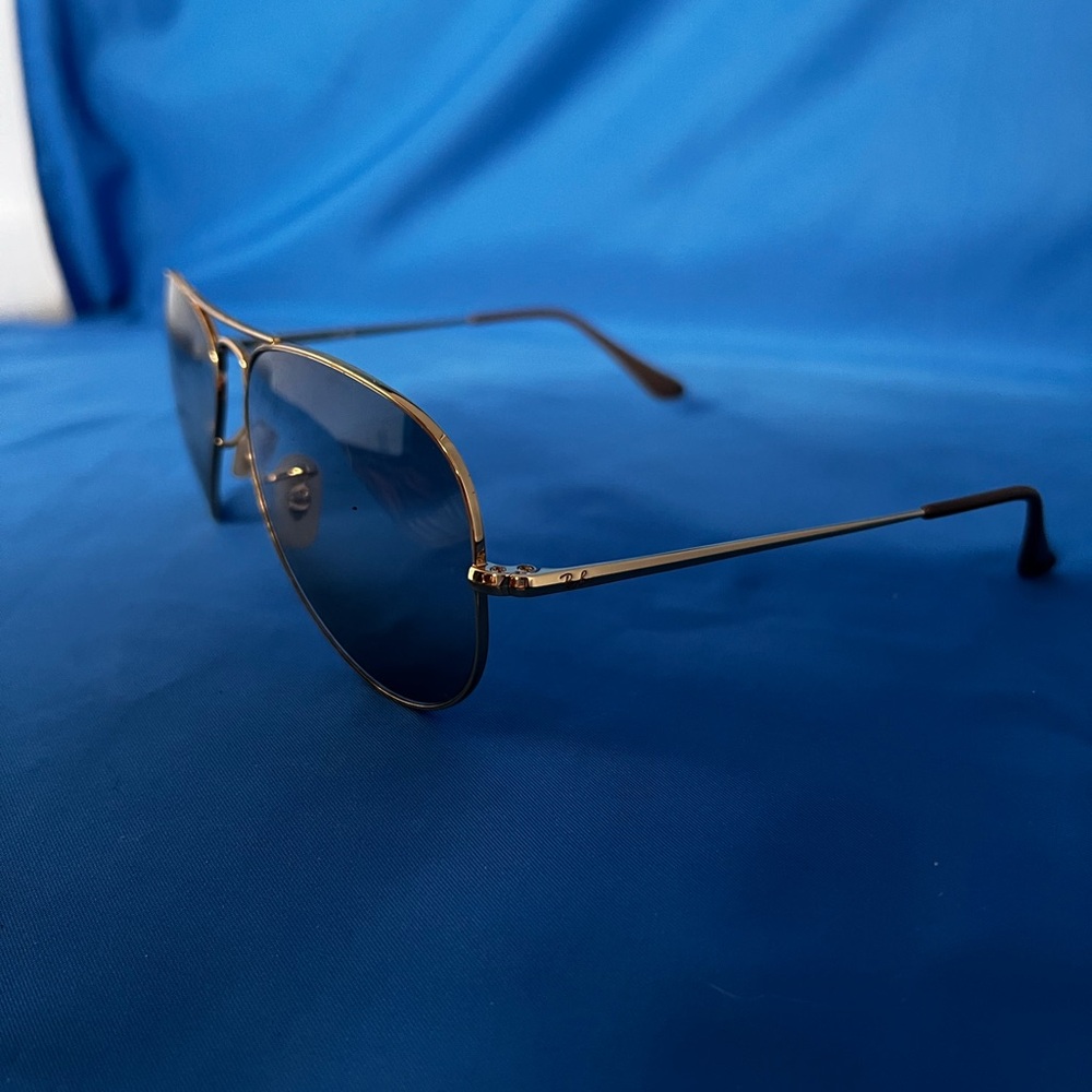 Ray-Ban Gold and Black Aviator Sunglasses - Picture 4 of 7